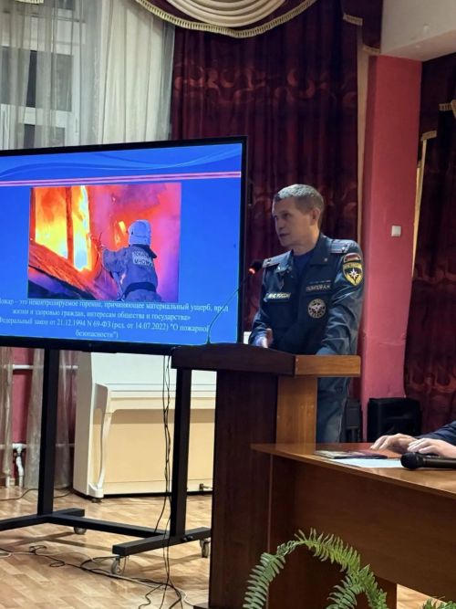 В Нурлатской гимназии обсудили безопасность детей с родителями