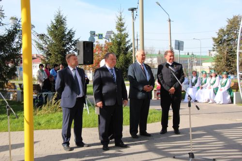 В Нурлате открылся обновленный сквер «Привокзальный»