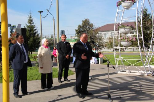 В Нурлате открылся обновленный сквер «Привокзальный»