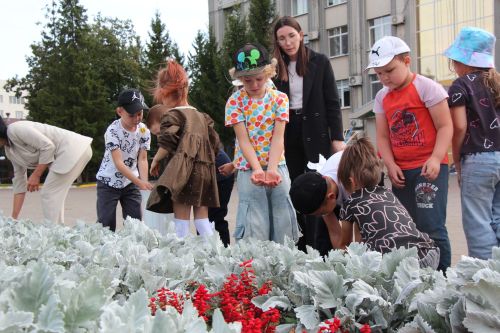 Нурлат вместе со всей страной почтил память жертв теракта в Беслане