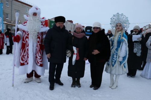 В Нурлате праздник «В нашем дружном дворе» дал старт зимнему фестивалю добрососедства «Курше»
