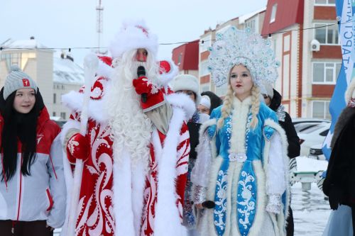 В Нурлате праздник «В нашем дружном дворе» дал старт зимнему фестивалю добрососедства «Курше»