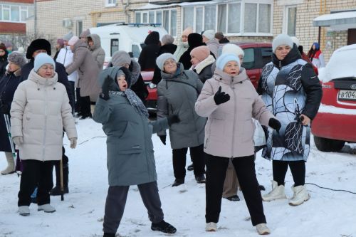 В Нурлате праздник «В нашем дружном дворе» дал старт зимнему фестивалю добрососедства «Курше»