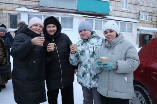 В Нурлате праздник «В нашем дружном дворе» дал старт зимнему фестивалю добрососедства «Курше»