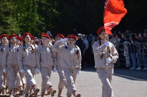 В Нурлате прошел Парад Победы: подвигу героев и память, и слава