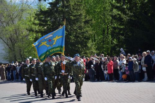 В Нурлате прошел Парад Победы: подвигу героев и память, и слава