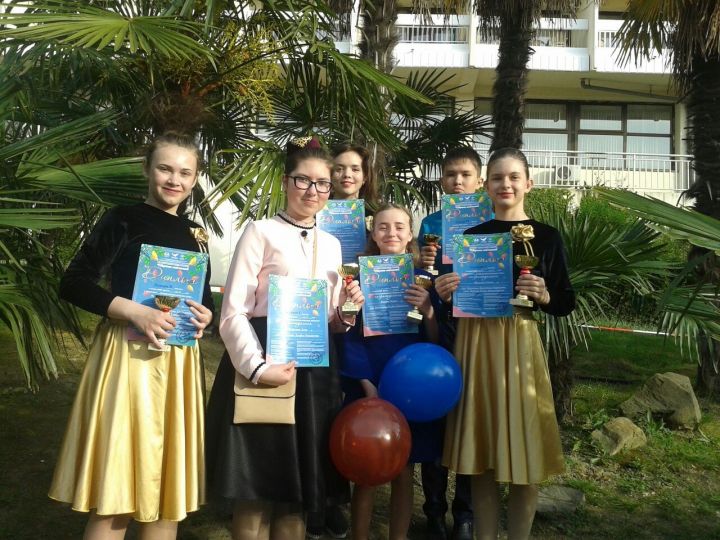 Учащиеся Нурлатской школы искусств участвовали в Международном конкурсе-фестивале"Страна магнолий" в Сочи