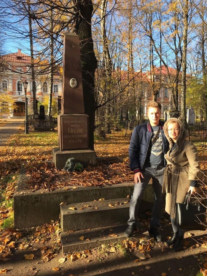 Нурлатцы регулярно посещают могилу земляка -  Героя Советского Союза в Санкт-Петербурге