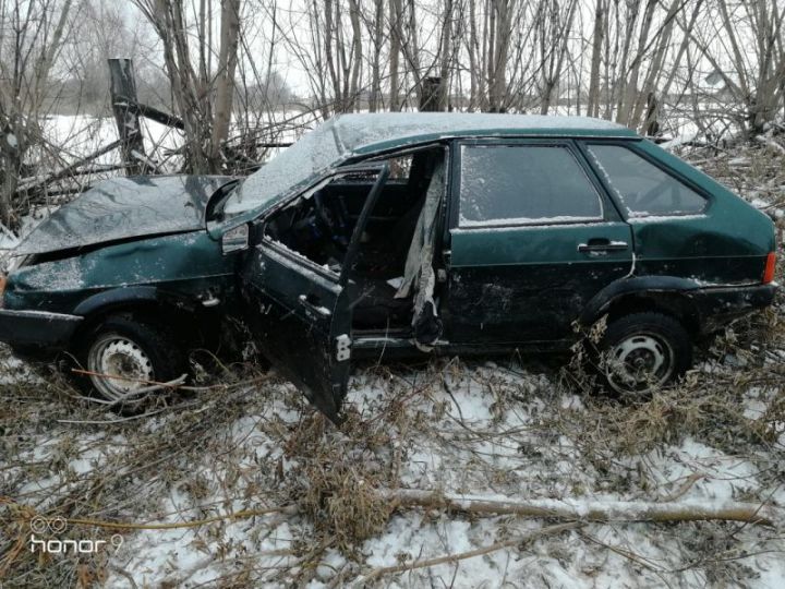 В Нурлатском районе в результате ДТП погиб 21-летний водитель автомобиля ВАЗ
