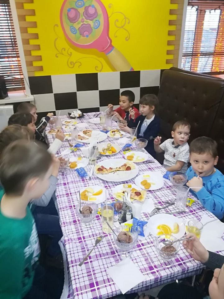 В Нурлате прошел благотворительный обед для детей с ограниченными возможностями