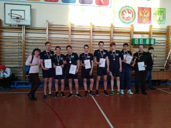 Команда Нурлатского аграрного техникума заняла второе место в республике по волейболу