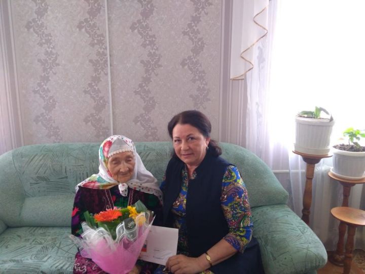 Жительница города Нурлат отметила 95-летие