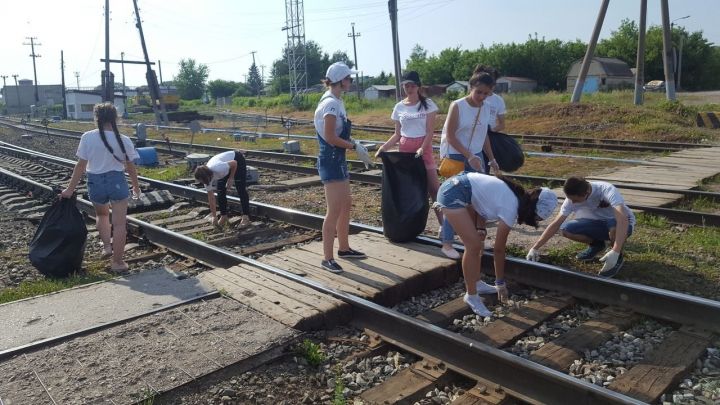 Активисты Добровольческого Центра «Волонтёр» города Нурлат провели экологическую акцию «Мы за чистый город!»