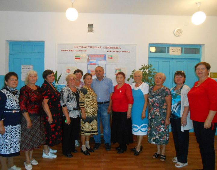 Встречи с поэтами-земляками становятся доброй традицией в Вишнево-Полянской сельской библиотеке