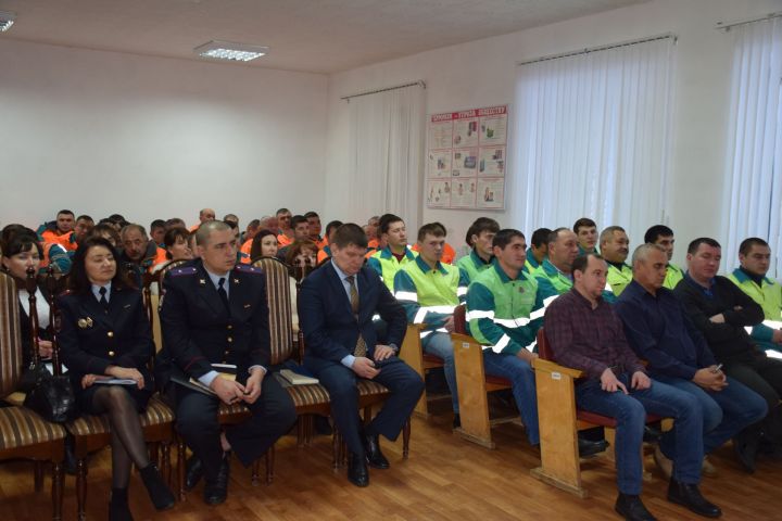 В Нурлате состоялось собрание трудового коллектива НУАД