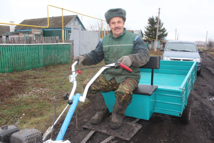 Самозанятый  тракторист из деревни Бикулово
