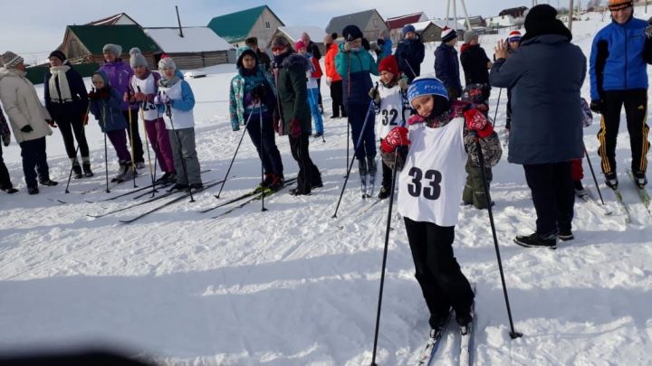 Команда лыжников из Андреевки соревнуется в соседнем регионе