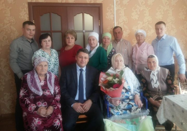 Жительница Нурлатского района отмечает 90-летний юбилей