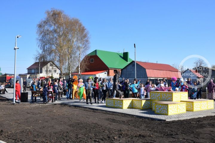 Культурно-досуговый центр «Грани» собрал нурлатцев и гостей города на Первомай