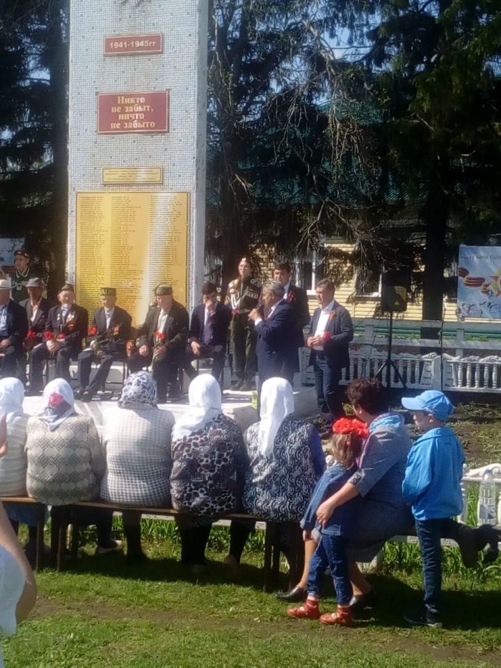 Нурлат: медицинские работники открыли мероприятия, посвященные Дню Победы