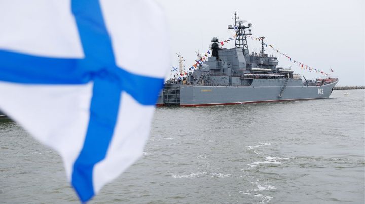 В последнее воскресенье июля большая армия Вооруженных сил России отмечает День военно-морского флота