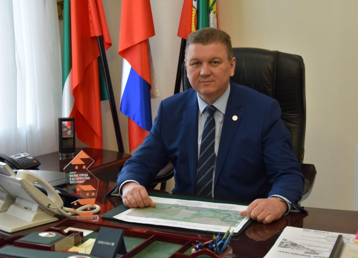Поздравление Алмаза Ахметшина с Днем республики Татарстан и Днем рождения нашего города
