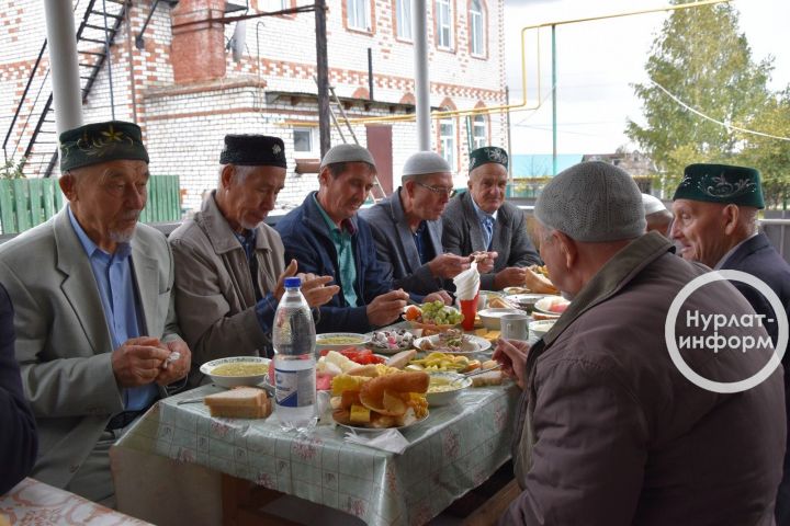 В мечети микрорайона сахароваров прошел меджлис благодарения
