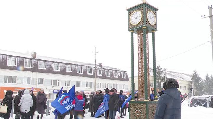 В Нурлате торжественно открылись городские часы