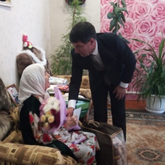 Труженицу тыла Рузалию Каримовну Разяпову поздравили с 90-летним юбилеем