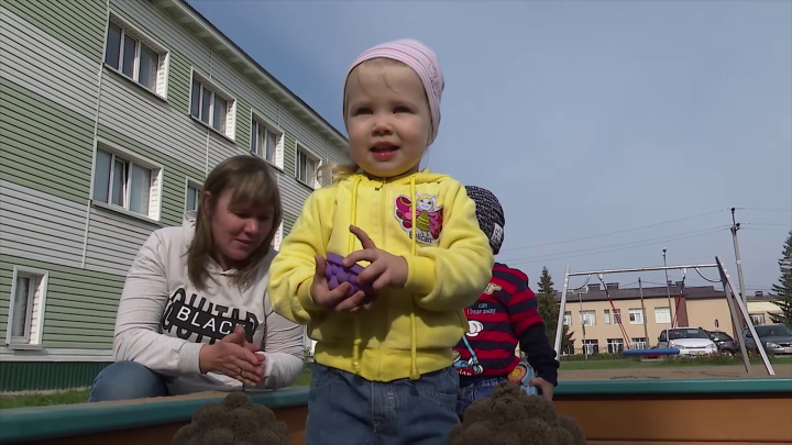 В Нурлате открылась обновленная  детская площадка