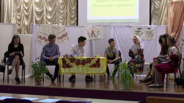 Юные нурлатцы-любители татарского театра удостоены дипломов лауреатов