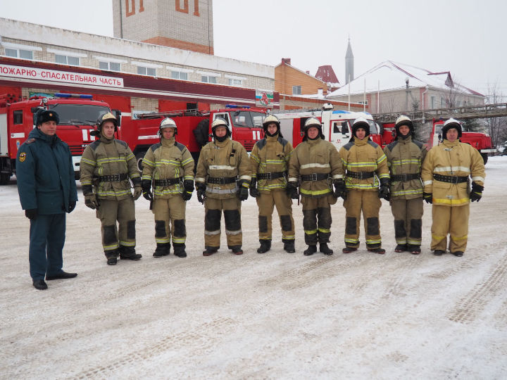 Спасатели 125 пожарной части отмечают свой профессиональный праздник