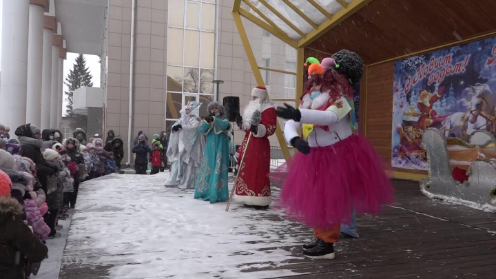 Нурлатские нефтедобытчики организовали новогодний праздник для детей