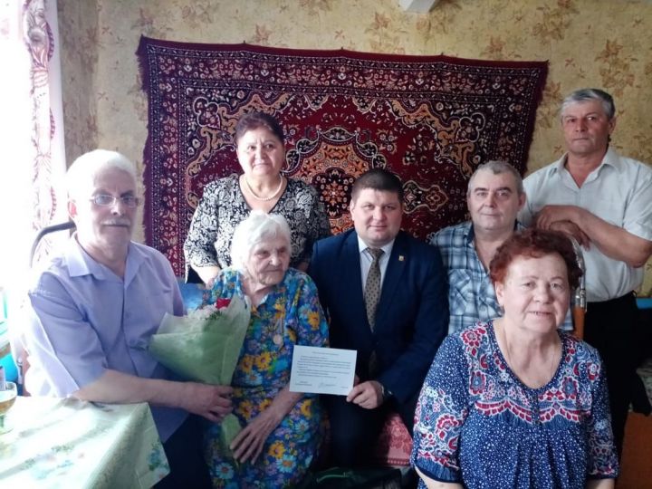 Сегодня, 19 марта, 90-летний юбилейный день рождения отметила жительница Нурлата, труженик тыла Чеботарева Анастасия Тимофеевна