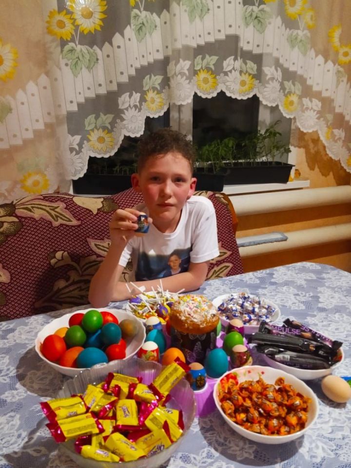 Третьеклассник из Андреевки Ярослав Абрамов становится очередным участником фотоконкурса "Моя Пасха"