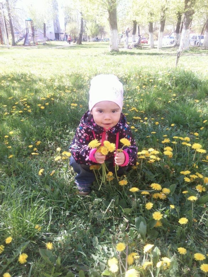 Юная участница из города Набережные Челны -Дарина принимает участие в фотоконкурсе "Счастливое детство"