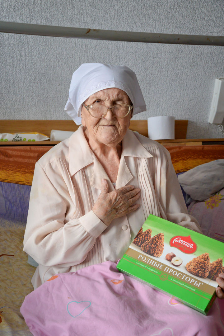 Труженице тыла, пенсионерке Ольге Шигонцевой НГДУ «Нурлатнефть» сделало хороший ремонт квартиры