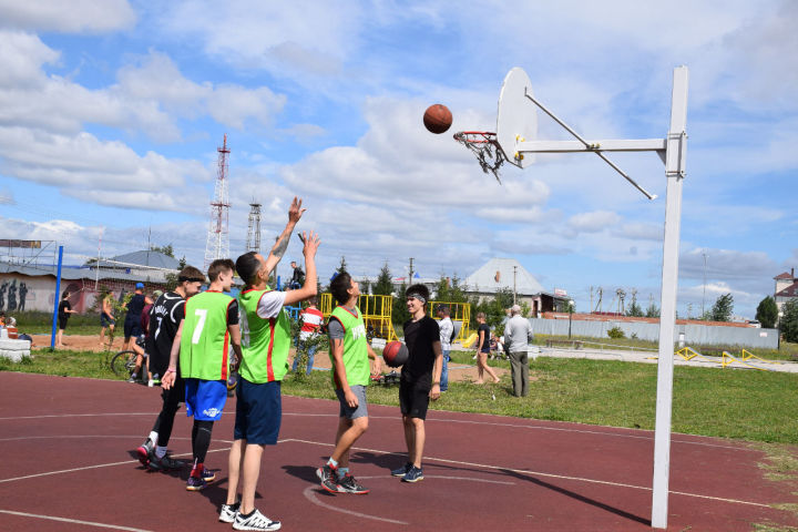 День физкультурника в Нурлате: футбол, флорбол, стритбол, пляжный волейбол и не только…