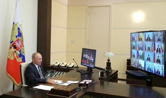 Путин поздравил Минниханова с победой на осенних выборах