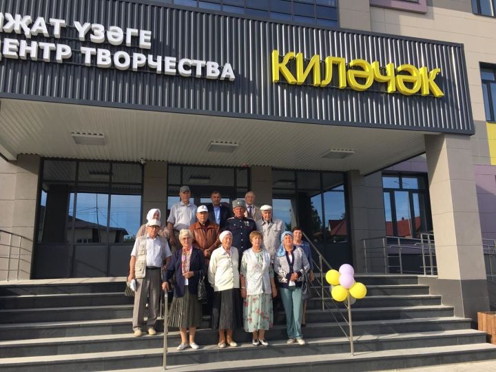 В день города  ветераны труда посетили здания социально-значимых новостроек Нурлата