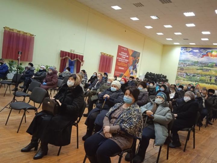 На сходе граждан в Чулпанове отметили Благодарственными письмами активных жителей сельского поселения