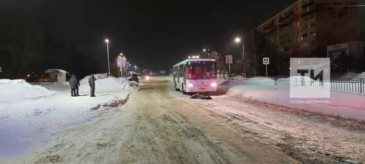 В Нижнекамске произошло ужасное ДТП, автобус насмерть сбил пешехода