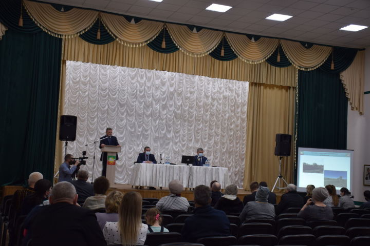 Сход граждан нижненурлатцев впервые прошел в Центре татарской культуры «Нур»