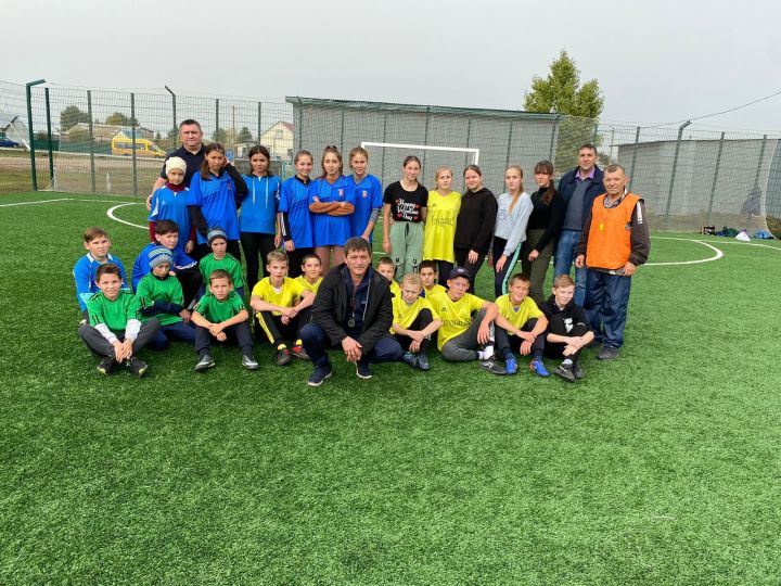 Нурлатские единороссы организовали турнир по мини-футболу в селе Чулпаново