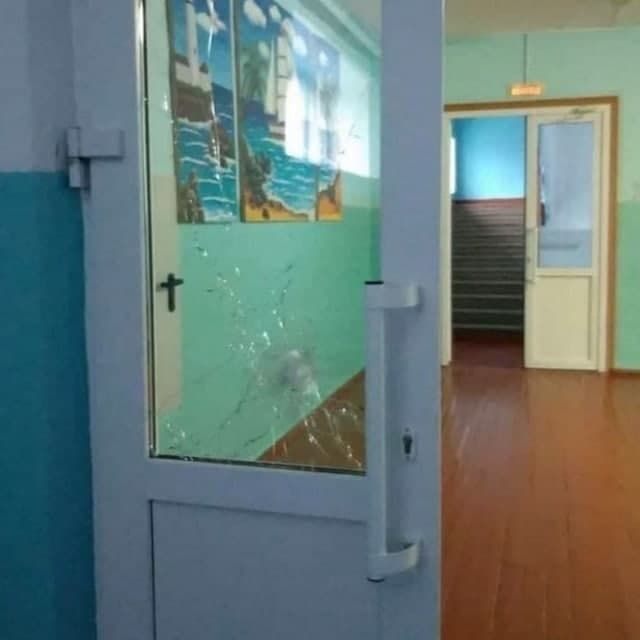 В Пермском крае 12-летний мальчик пришел в школу с оружием и открыл огонь
