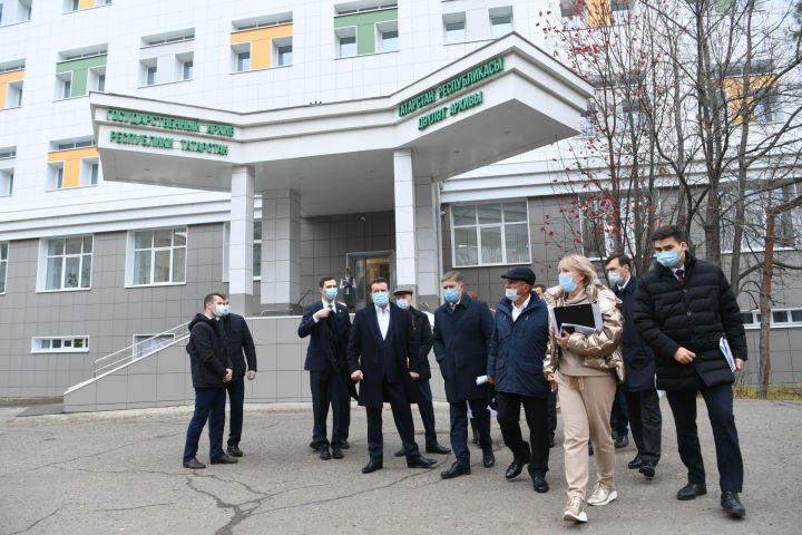 Президент РТ посетил новый многофункциональный центр в первый день после его открытия