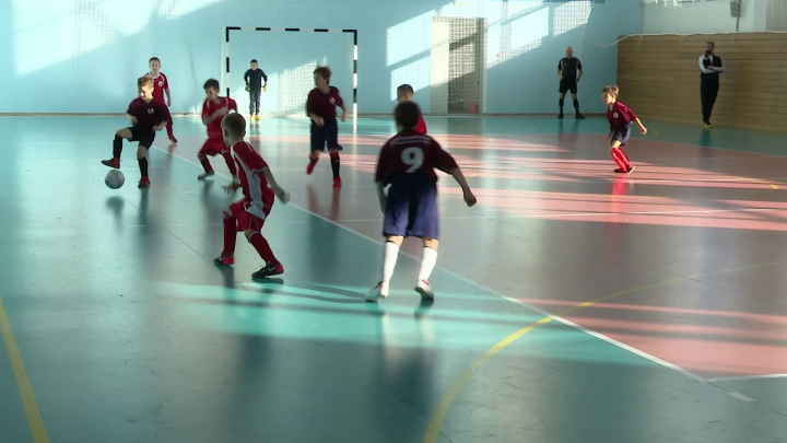 В Нурлате проходят соревнования по мини-футболу Первенства РТ