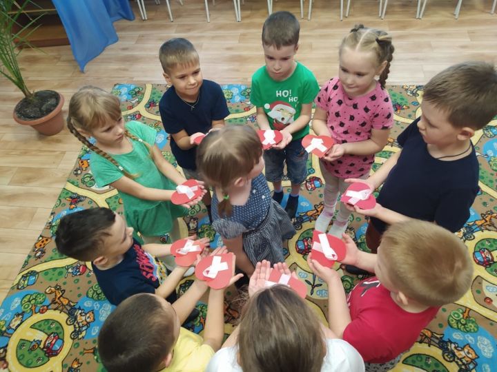Коллектив детского сада «Колосок» подготовил подарки своим воспитанникам в декаду инвалидов