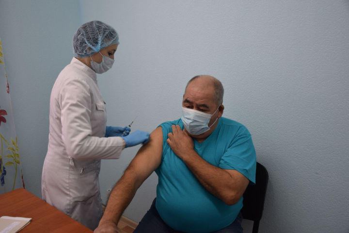 Кампания по вакцинации против коронавирусной инфекции в Нурлате идет полным ходом