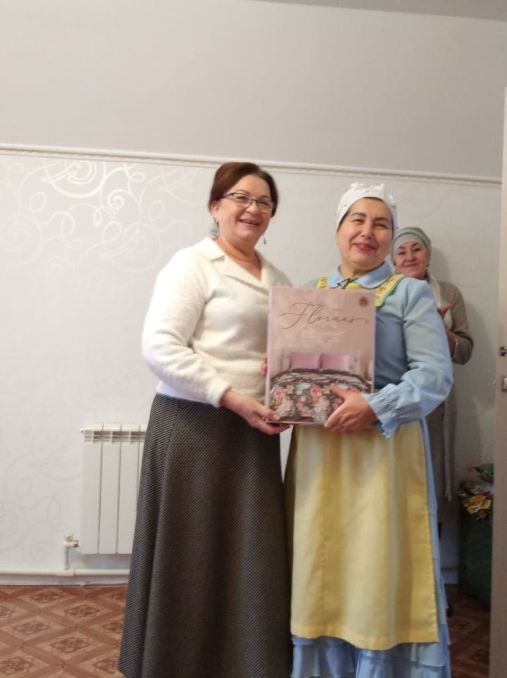 Бөтендөнья татар конгрессының Нурлат бүлеге күчмә утырышын Кәкре Атауда үткәрде